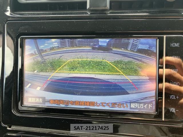 Toyota PRIUS PHV 2017-09 6911578-28
