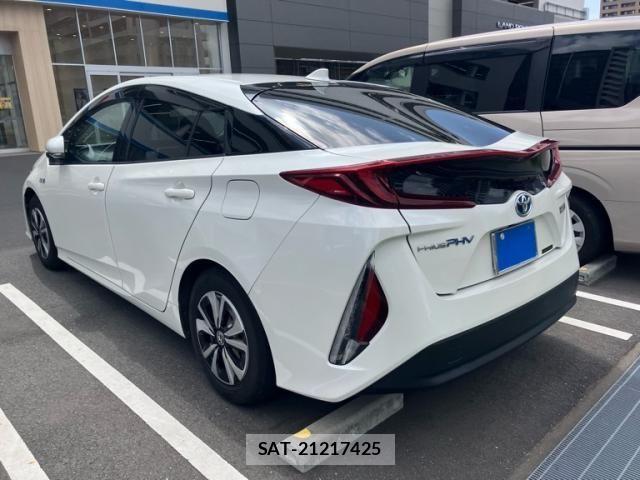 Toyota PRIUS PHV 2017-09 6911578-6