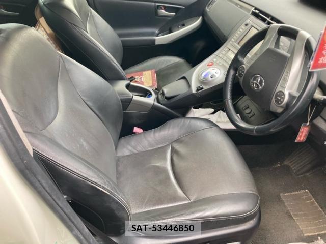 Toyota PRIUS PHV 2012-05 6911586-13