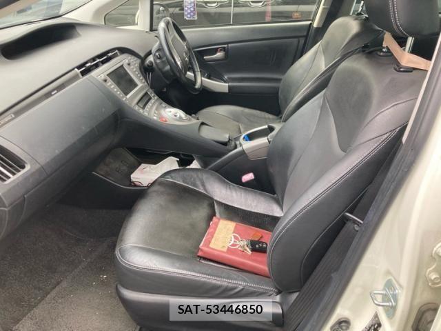 Toyota PRIUS PHV 2012-05 6911586-14