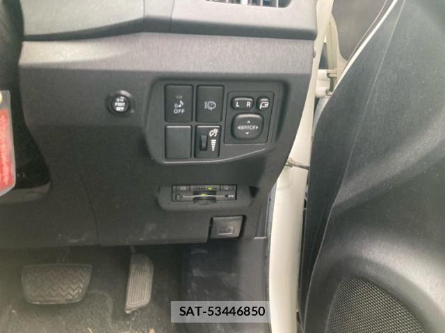 Toyota PRIUS PHV 2012-05 6911586-17