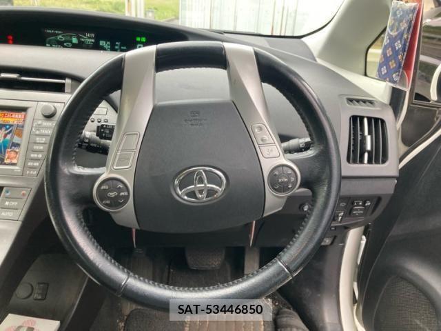 Toyota PRIUS PHV 2012-05 6911586-18