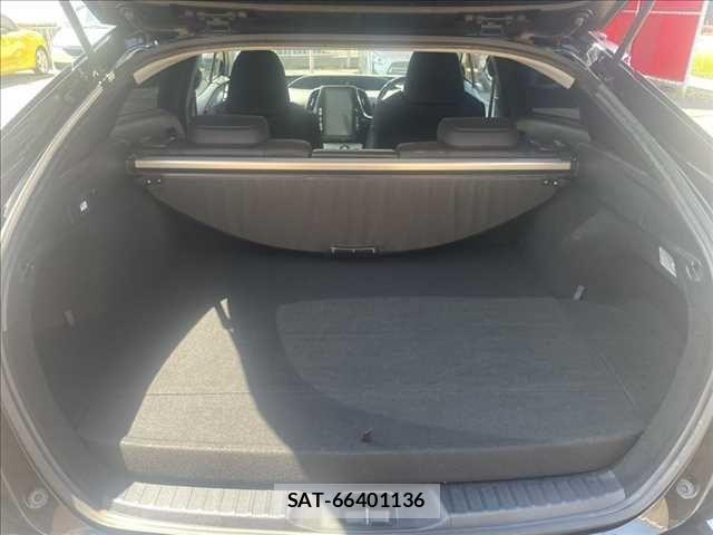 Toyota PRIUS PHV 2017-06 6911571-11