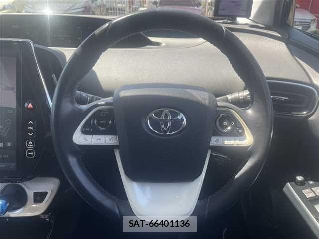 Toyota PRIUS PHV 2017-06 6911571-12