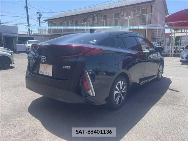 Toyota PRIUS PHV 2017-06 6911571-19