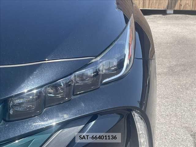Toyota PRIUS PHV 2017-06 6911571-23