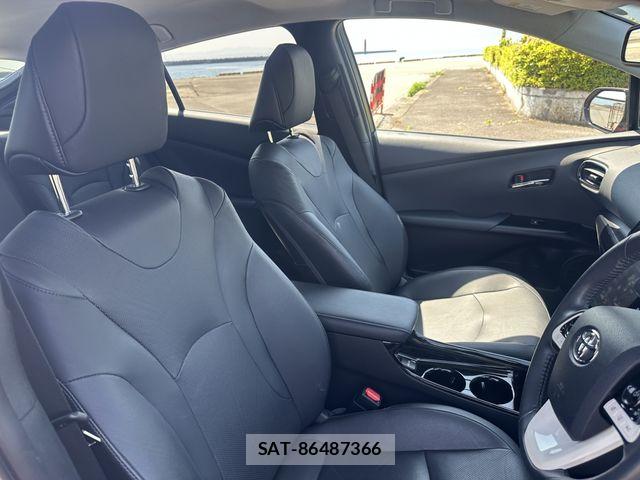 Toyota PRIUS PHV 2017-05 6911572-11