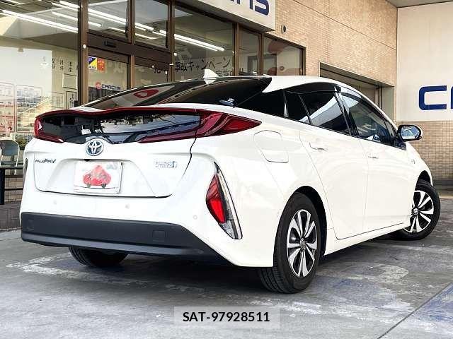 Toyota PRIUS PHV 2017-05 6997485-2
