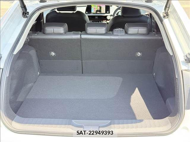 Toyota PRIUS PHV 2023-06 6997482-10