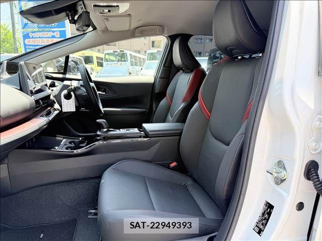 Toyota PRIUS PHV 2023-06 6997482-24