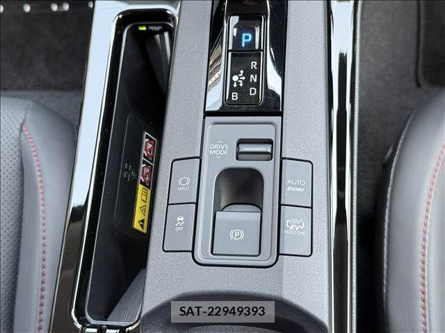 Toyota PRIUS PHV 2023-06 6997482-28