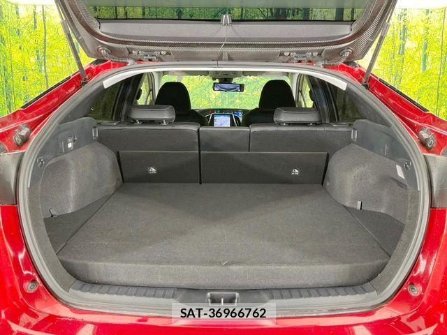 Toyota PRIUS PHV 2017-05 6997486-9