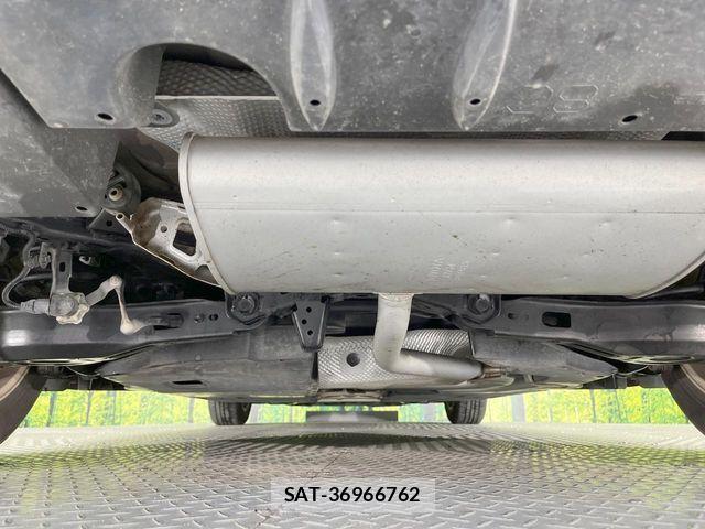 Toyota PRIUS PHV 2017-05 6997486-18