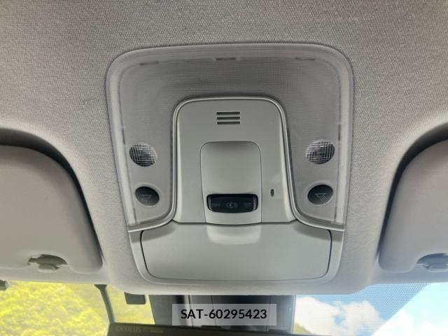 Toyota PRIUS PHV 2017-06 6997490-20