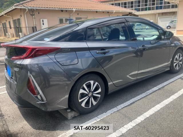 Toyota PRIUS PHV 2017-06 6997490-3