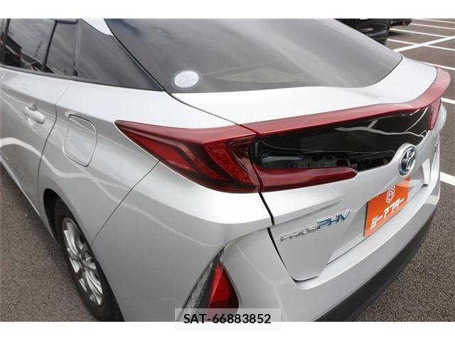 Toyota PRIUS PHV 2019-05 7021314-11