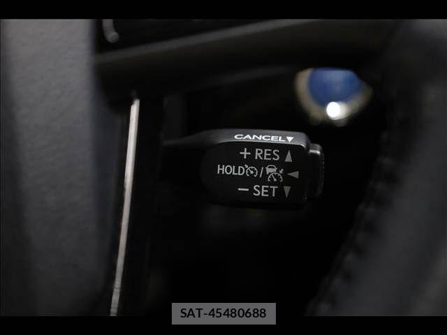 Toyota PRIUS PHV 2019-06 7021310-9