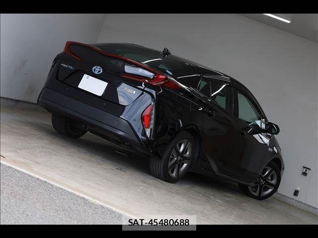 Toyota PRIUS PHV 2019-06 7021310-11