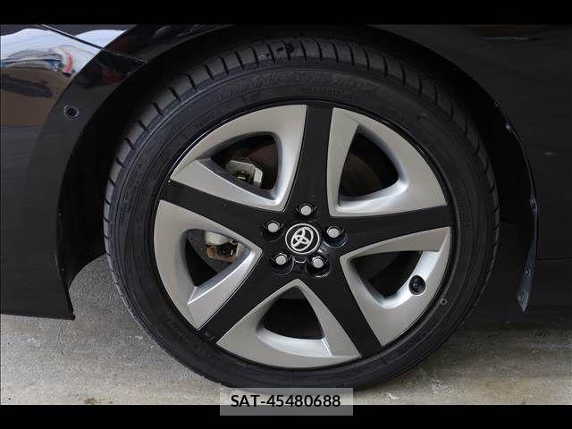Toyota PRIUS PHV 2019-06 7021310-13