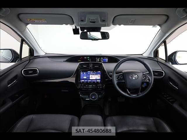 Toyota PRIUS PHV 2019-06 7021310-2