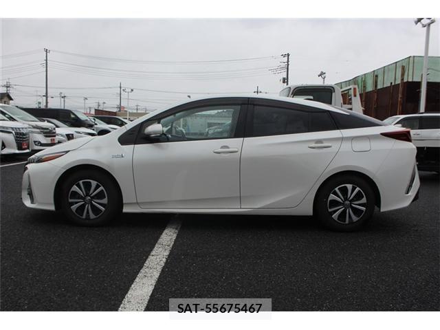 Toyota PRIUS PHV 2019-02 7060344-10