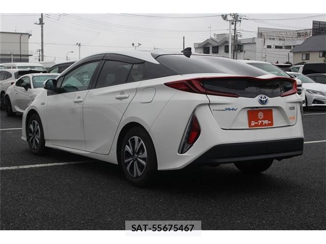 Toyota PRIUS PHV 2019-02 7060344-11