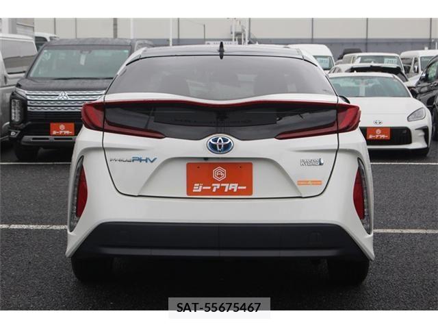 Toyota PRIUS PHV 2019-02 7060344-12
