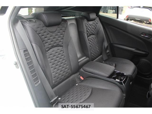 Toyota PRIUS PHV 2019-02 7060344-24