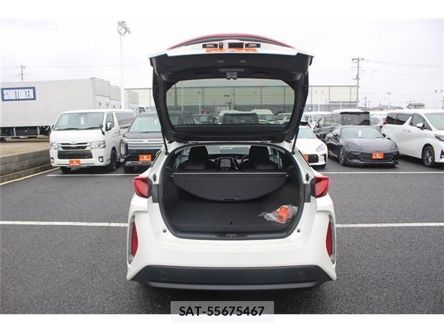 Toyota PRIUS PHV 2019-02 7060344-26