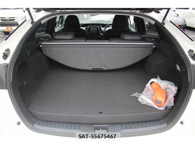Toyota PRIUS PHV 2019-02 7060344-27