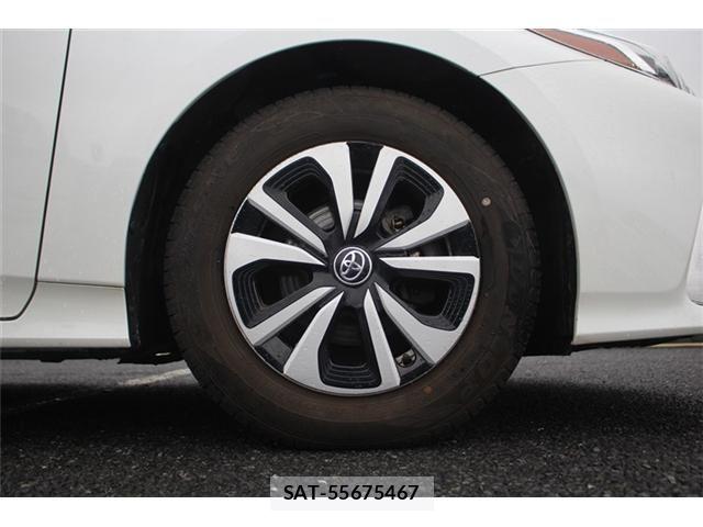 Toyota PRIUS PHV 2019-02 7060344-6