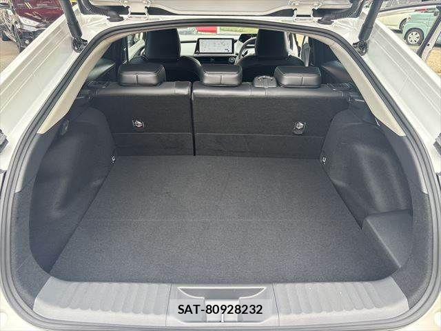Toyota PRIUS PHV 2023-07 7060338-9
