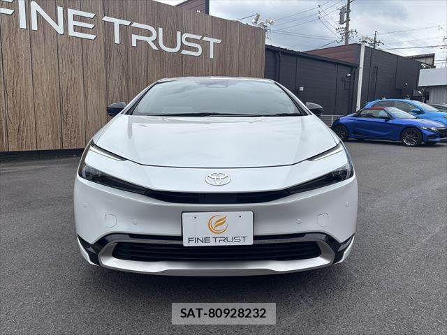 Toyota PRIUS PHV 2023-07 7060338-14