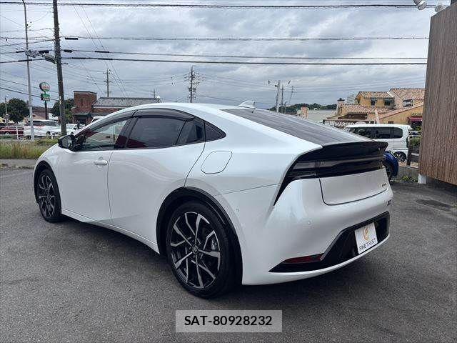Toyota PRIUS PHV 2023-07 7060338-19