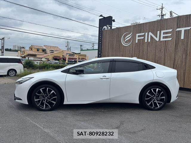 Toyota PRIUS PHV 2023-07 7060338-20