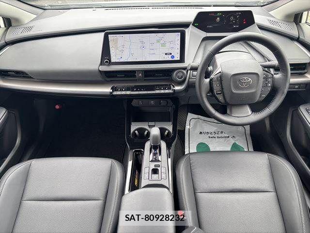 Toyota PRIUS PHV 2023-07 7060338-2