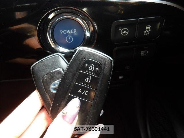 Toyota PRIUS PHV 2018-03 7060340-12