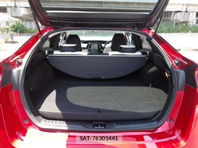 Toyota PRIUS PHV 2018-03 7060340-7