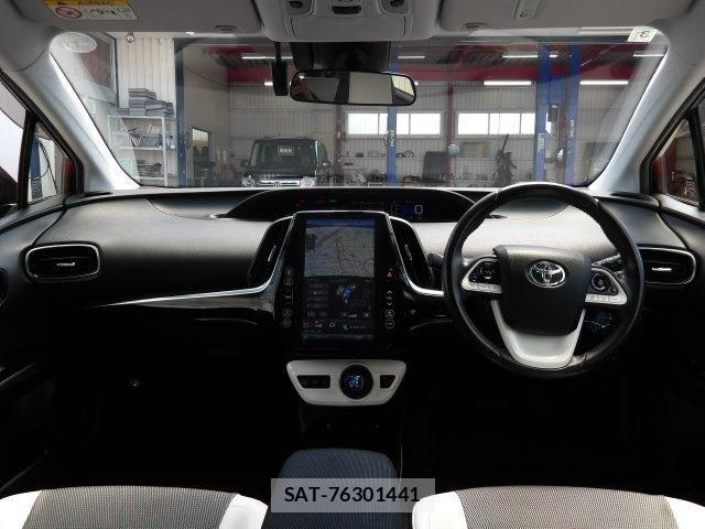 Toyota PRIUS PHV 2018-03 7060340-8