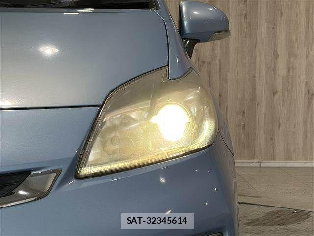 Toyota PRIUS PHV 2012-02 7060341-11