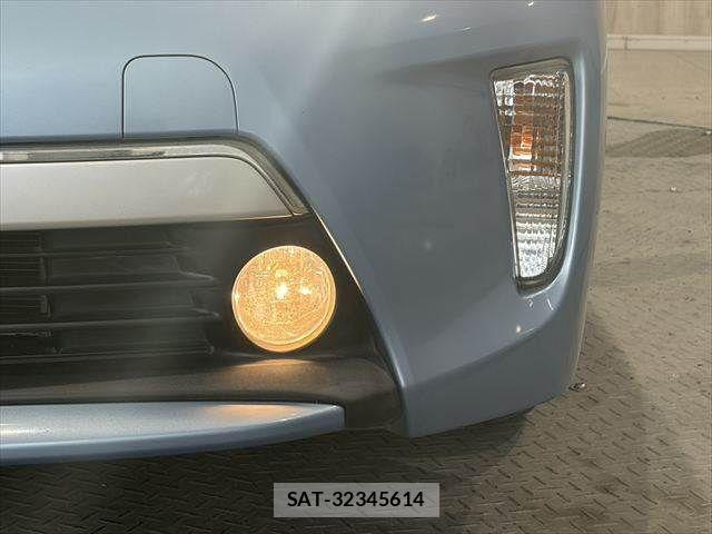 Toyota PRIUS PHV 2012-02 7060341-12