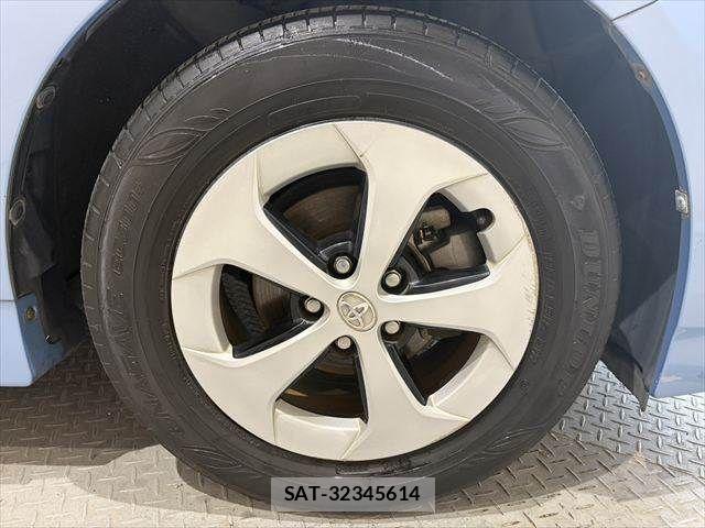 Toyota PRIUS PHV 2012-02 7060341-14