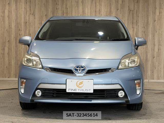 Toyota PRIUS PHV 2012-02 7060341-15