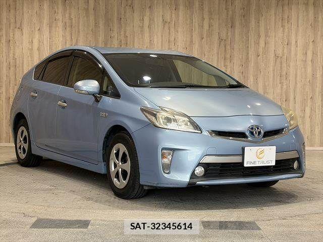 Toyota PRIUS PHV 2012-02 7060341-16