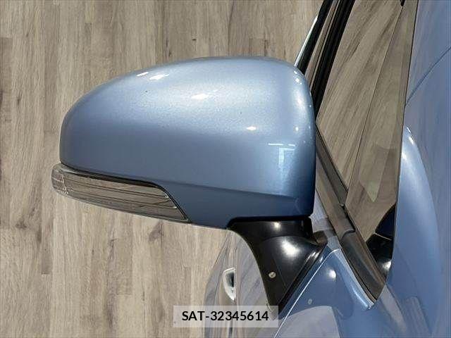 Toyota PRIUS PHV 2012-02 7060341-23