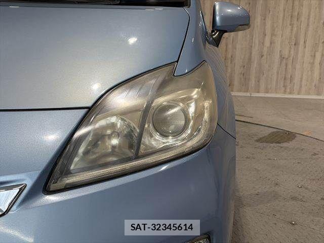 Toyota PRIUS PHV 2012-02 7060341-24