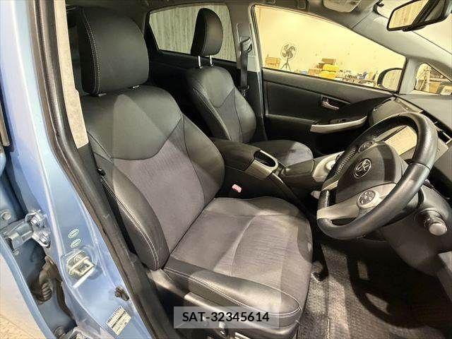 Toyota PRIUS PHV 2012-02 7060341-8