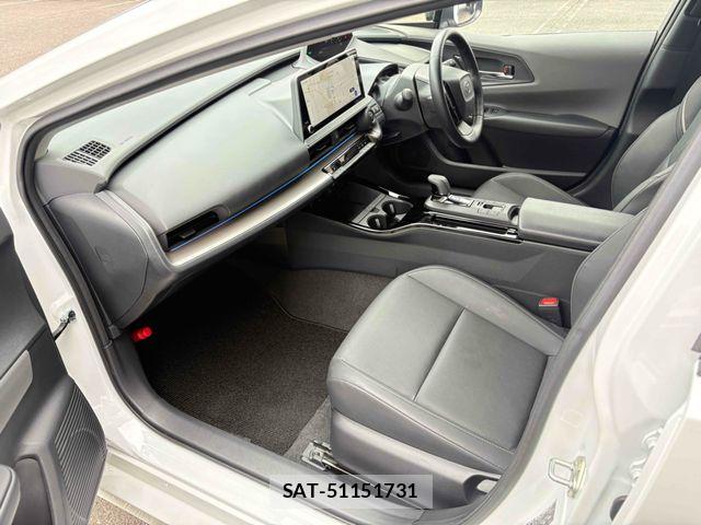 Toyota PRIUS PHV 2023-10 7060335-19
