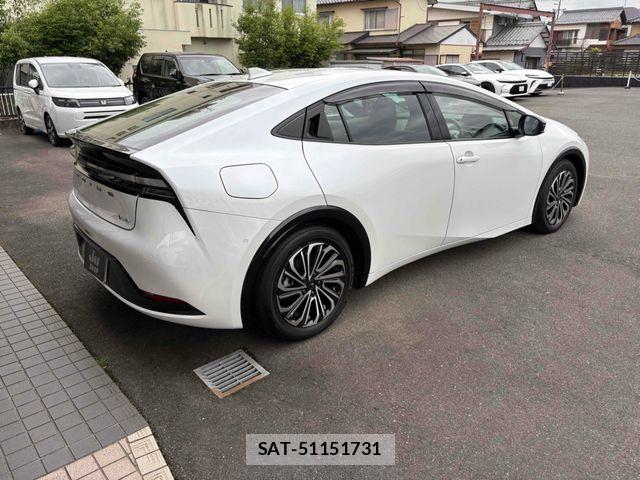 Toyota PRIUS PHV 2023-10 7060335-4