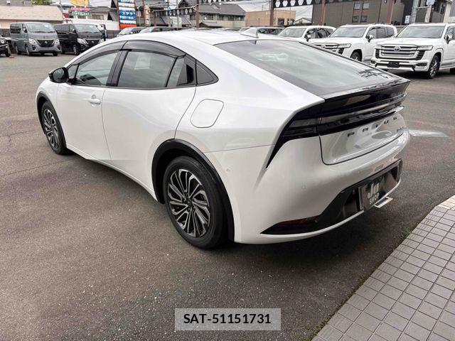 Toyota PRIUS PHV 2023-10 7060335-5